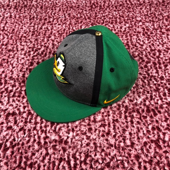 Men’s Nike Oregon Ducks Pull Strap Hat - Picture 3 of 9